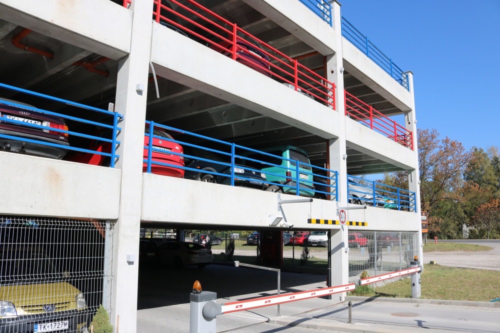 Parking modułowy przy ul. Ściegiennego w Kielcach (24/45)